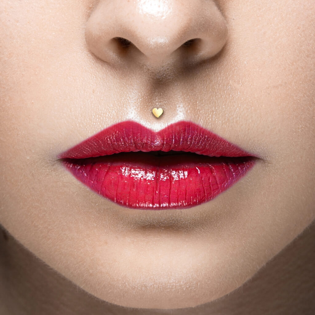 Oro 14kt Corazón Plana Push In Labret