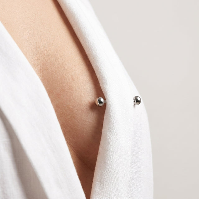 Brustwarzenpiercing – Barbell mit Kugeln